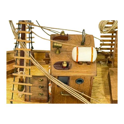 MAQUETA DE BARCO PESQUERO DE MEDIADOS DEL S.XX