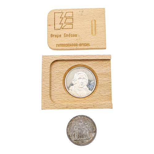 DOS MONEDAS DE PLATA