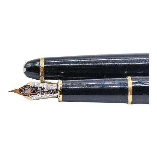 PLUMA ESTILOGRÁFICA MONTBLANC