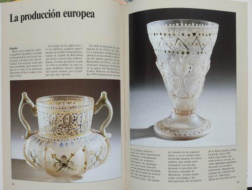 NUEVE LIBROS DE LA COLECCIÓN EL MUNDO DE LAS ANTIGÜEDADES