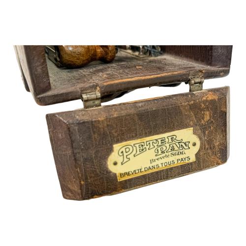 PEQUEÑO TOCADISCOS SUIZO CIRCA 1923