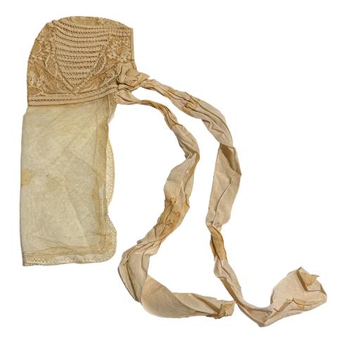 VESTIDO DE ACRISTIANAR DEL PRIMER TERCIO DEL S.XX