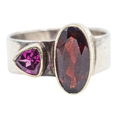 ANILLO CON GRANATES