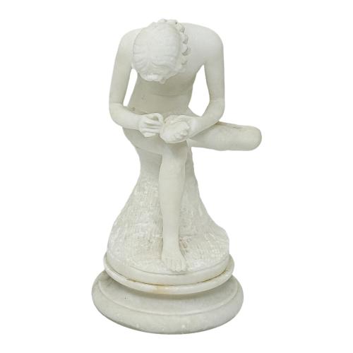 FIGURA EN  MARMOLINA DEL ÚLTIMO CUARTO DEL S.XX