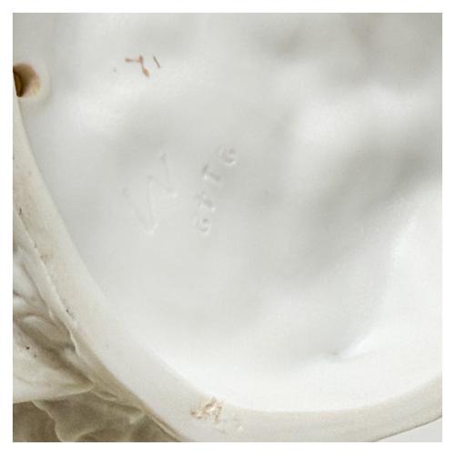 FIGURA EN BISCUIT DEL PRIMER TERCIO SIGLO XX