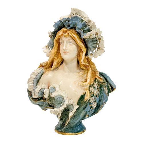 FIGURA DE PORCELANA AUSTRÍACA DE PRIMER TERCIO DE S. XX