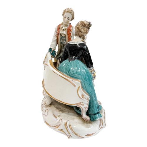 GRUPO EN PORCELANA ITALIANA DE MEDIADOS DEL S.XX