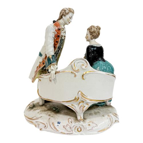 GRUPO EN PORCELANA ITALIANA DE MEDIADOS DEL S.XX