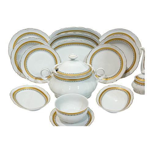 CONJUNTO DE PIEZAS DE VAJILLA EN PORCELANA ALEMANA