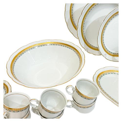 CONJUNTO DE PIEZAS DE VAJILLA EN PORCELANA ALEMANA