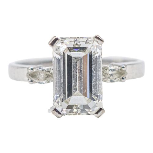 ANILLO SOLITARIO CON DIAMANTE