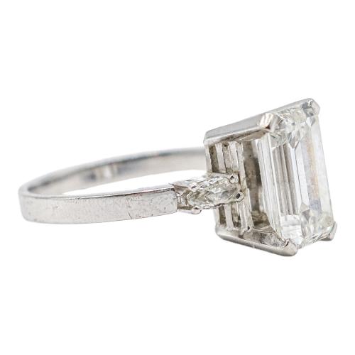 ANILLO SOLITARIO CON DIAMANTE