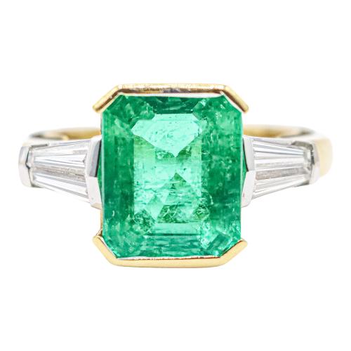ANILLO CON ESMERALDA Y DIAMANTES