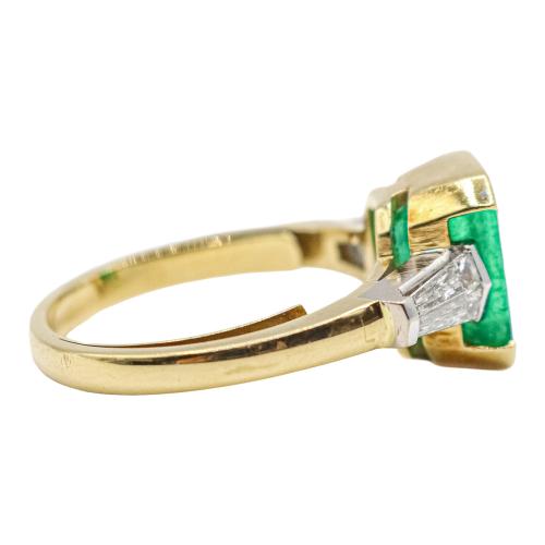 ANILLO CON ESMERALDA Y DIAMANTES