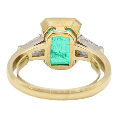 ANILLO CON ESMERALDA Y DIAMANTES