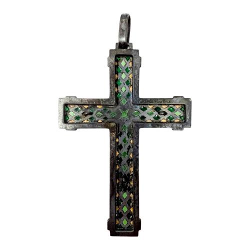 CRUZ DE PLATA CON ESMALTES DE LOS AÑOS 60