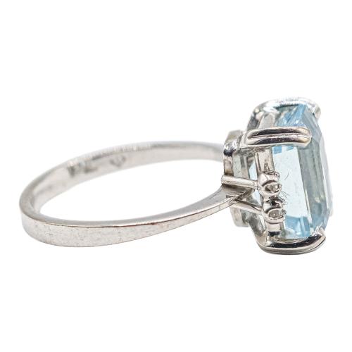 ANILLO CON TOPACIO AZUL Y BRILLANTES