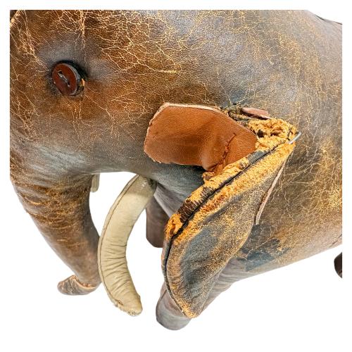 ELEFANTE DE CUERO DE LOS AÑOS 70