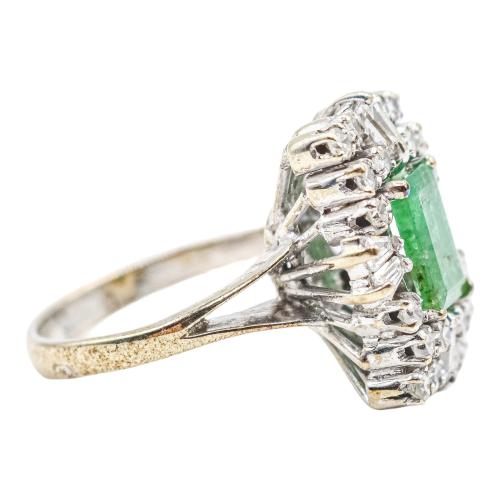 ANILLO ROSETÓN CON ESMERALDA Y BRILLANTES