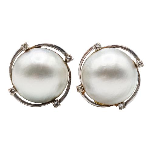 PENDIENTES Y ANILLO CON PERLA MABÉ Y BRILLANTES