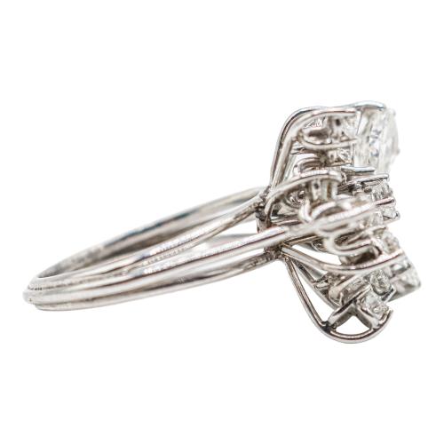 SORTIJA ROSETÓN CON DIAMANTES, DE MEDIADOS S.XX