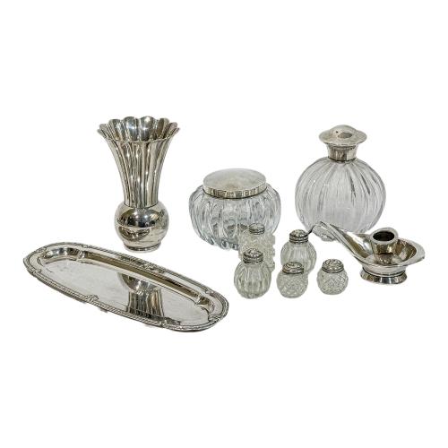 CONJUNTO DE OBJETOS DE PLATA Y CRISTAL DE MEDIADOS S. XX
