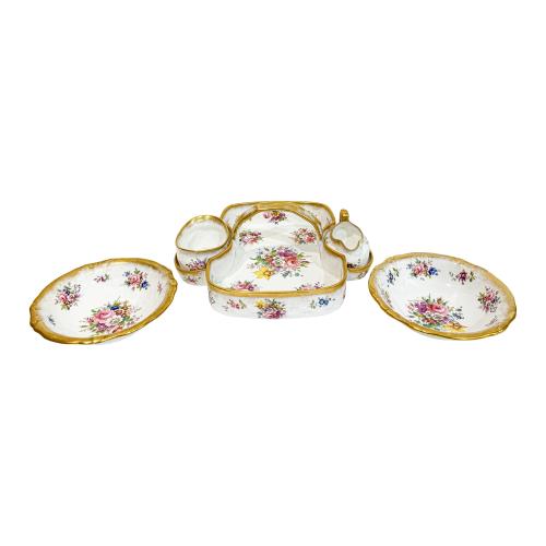 CONJUNTO DE PIEZAS DE SERVICIO DE MESA