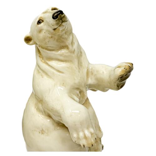 OSOS DE PORCELANA DE LA MANUFACTURA HUTSCHENREUTHER. 
