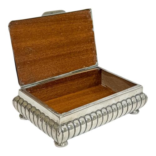CAJA CIGARRERA DE MEDIADOS DE SIGLO XX