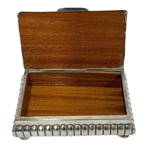 CAJA CIGARRERA DE MEDIADOS DE SIGLO XX