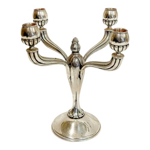 PAREJA DE CANDELABROS EN PLATA DE MEDIADOS DEL S.XX
