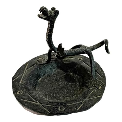 PEQUEÑO CENTRO DE MESA EN HIERRO DEL PRIMER TERCIO DEL S.XX