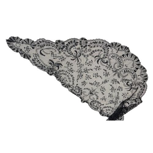 MANTILLA, PICO Y CUELLO DEL PRIMER TERCIO DEL S.XX