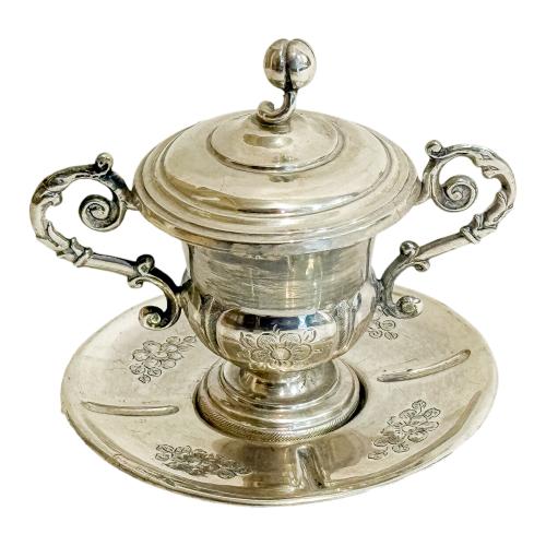 PEQUEÑA COPA Y PLATITO DE PLATA PUNZONADA DE FINALES S. XIX