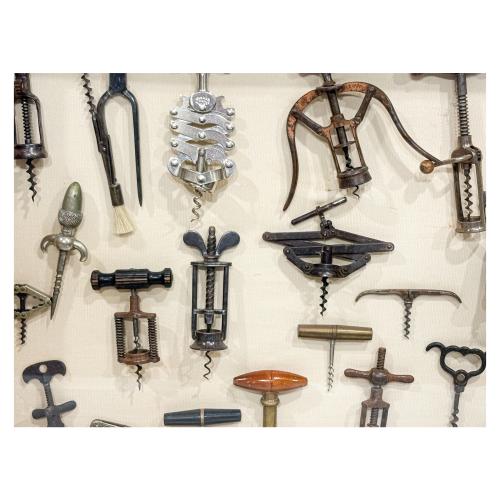 COLECCIÓN DE 24 SACA CORCHOS DE DISTINTAS ÉPOCAS