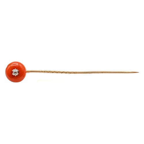 ALFILER DE CORBATA CON CORAL Y DIAMANTE, DEL S.XIX