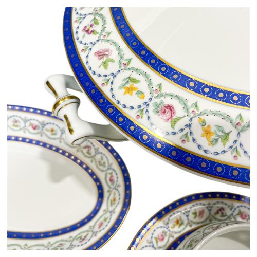VAJILLA EN PORCELANA DE LIMOGES PARA 12 SERVICIOS