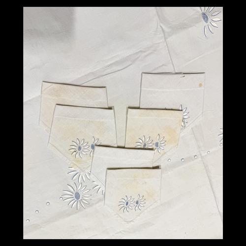 MANTEL DE TÉ DE LA SEGUNDA MITAD DEL SIGLO XX