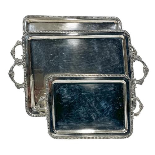 CONJUNTO DE BANDEJAS DE SERVICIO EN METAL DE MEDIADOS S.XX
