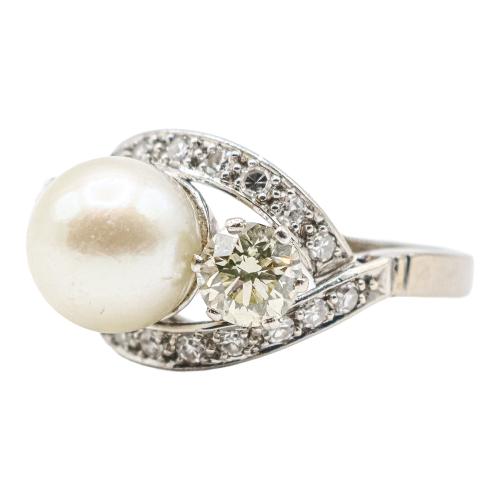 SORTIJA CON PERLA Y DIAMANTES, DE LOS AÑOS 50
