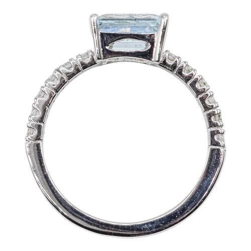 ANILLO CON AGUAMARINA CON BRILLANTES 