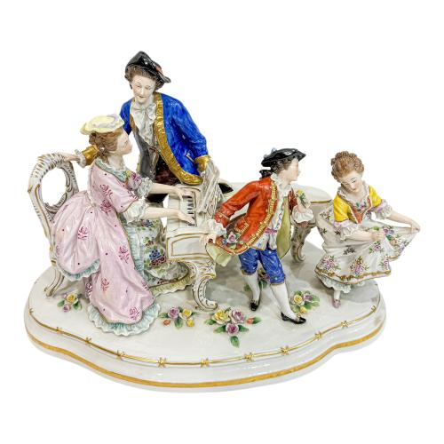 FIGURA EN PORCELANA ALEMANA DE MEDIADOS DEL S.XX