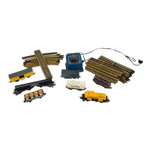 COLECCIÓN DE PIEZAS DE TRENES