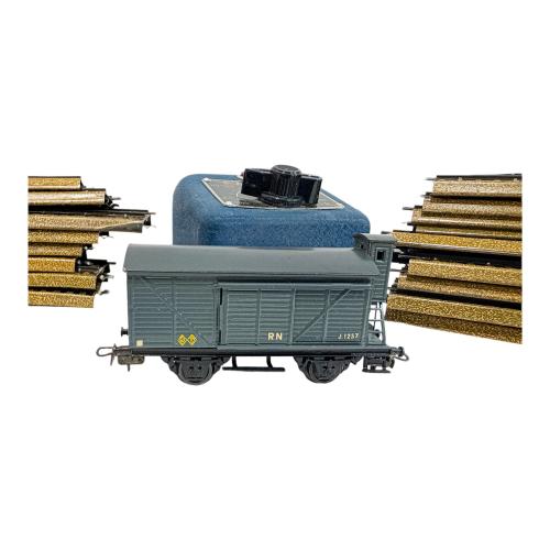 COLECCIÓN DE PIEZAS DE TRENES