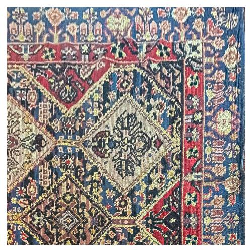 GRAN ALFOMBRA DE ESTILO ORIENTAL DEL ÚLTIMO TERCIO DEL S.XX
