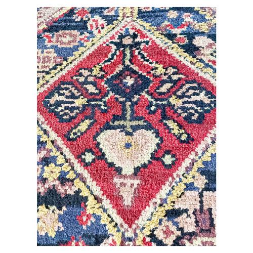 GRAN ALFOMBRA DE ESTILO ORIENTAL DEL ÚLTIMO TERCIO DEL S.XX