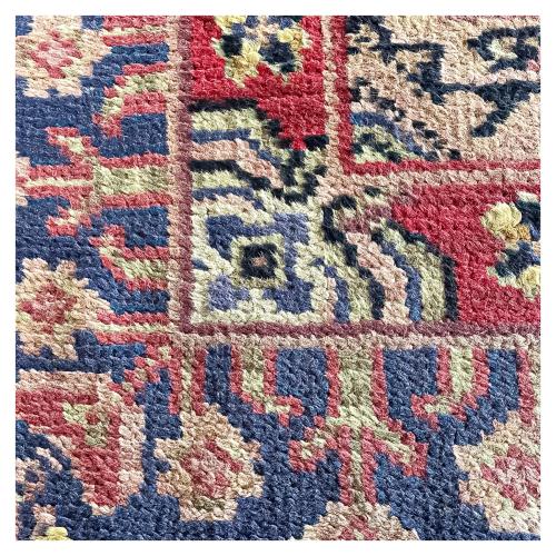 GRAN ALFOMBRA DE ESTILO ORIENTAL DEL ÚLTIMO TERCIO DEL S.XX