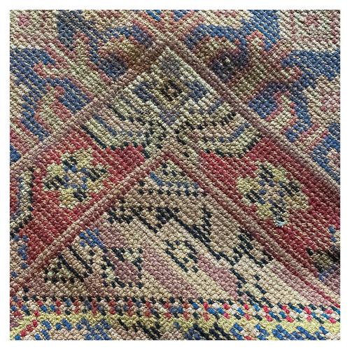 GRAN ALFOMBRA DE ESTILO ORIENTAL DEL ÚLTIMO TERCIO DEL S.XX