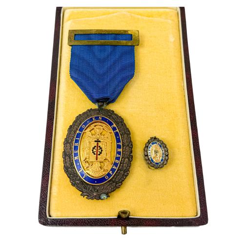 MEDALLA AL MÉRITO DEL TRABAJO  AÑOS 40