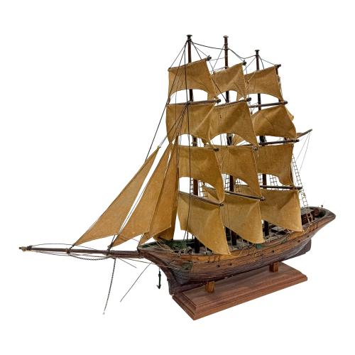 MAQUETA DE VELERO MEDIADOS DEL SIGLO XX